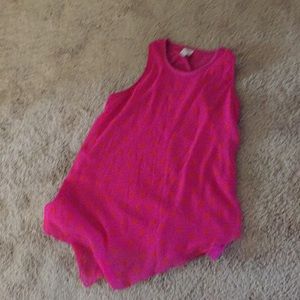 loose but tight fitting top